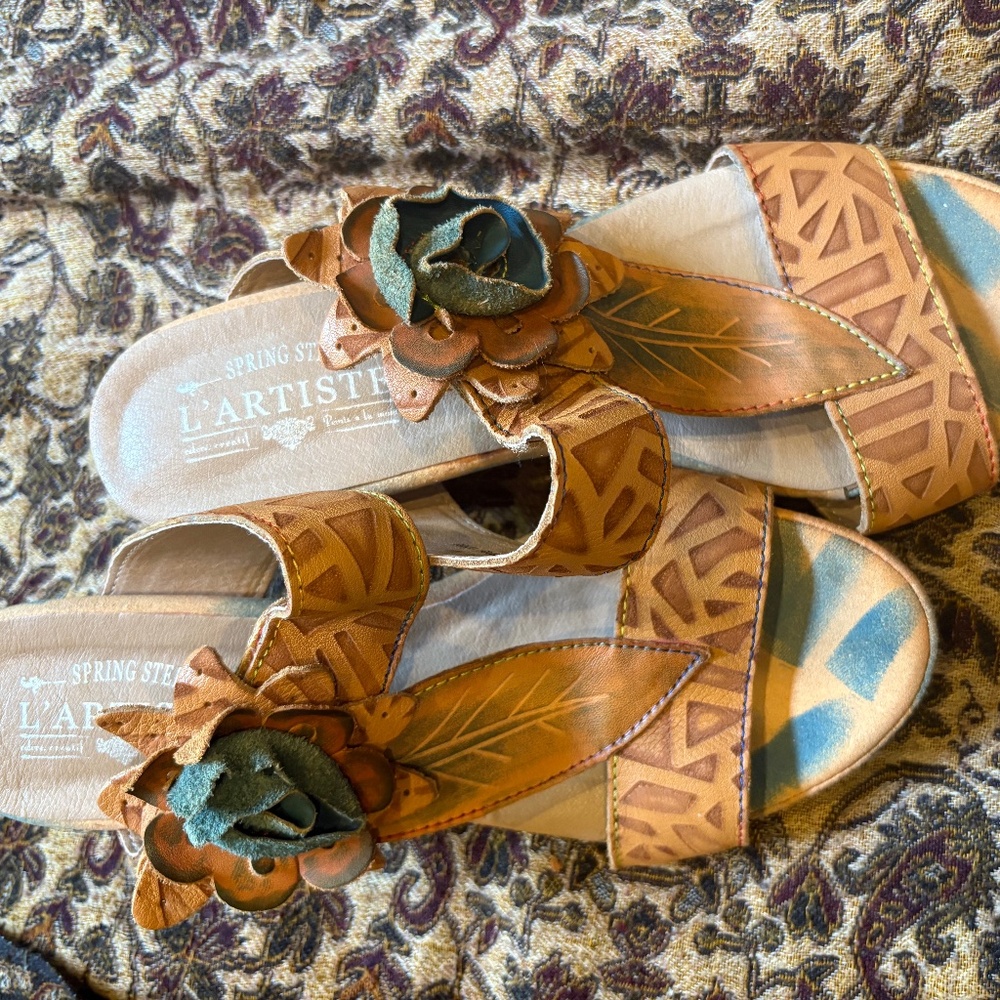 L’Artiste Shayla Genuine Leather Sandals size 41 Like new multi color, open back